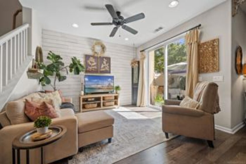 44042 Corriente Court Photo